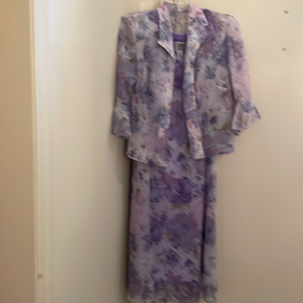 2piece evening dress midi length 16WP lavender florals gently used R&M Richards